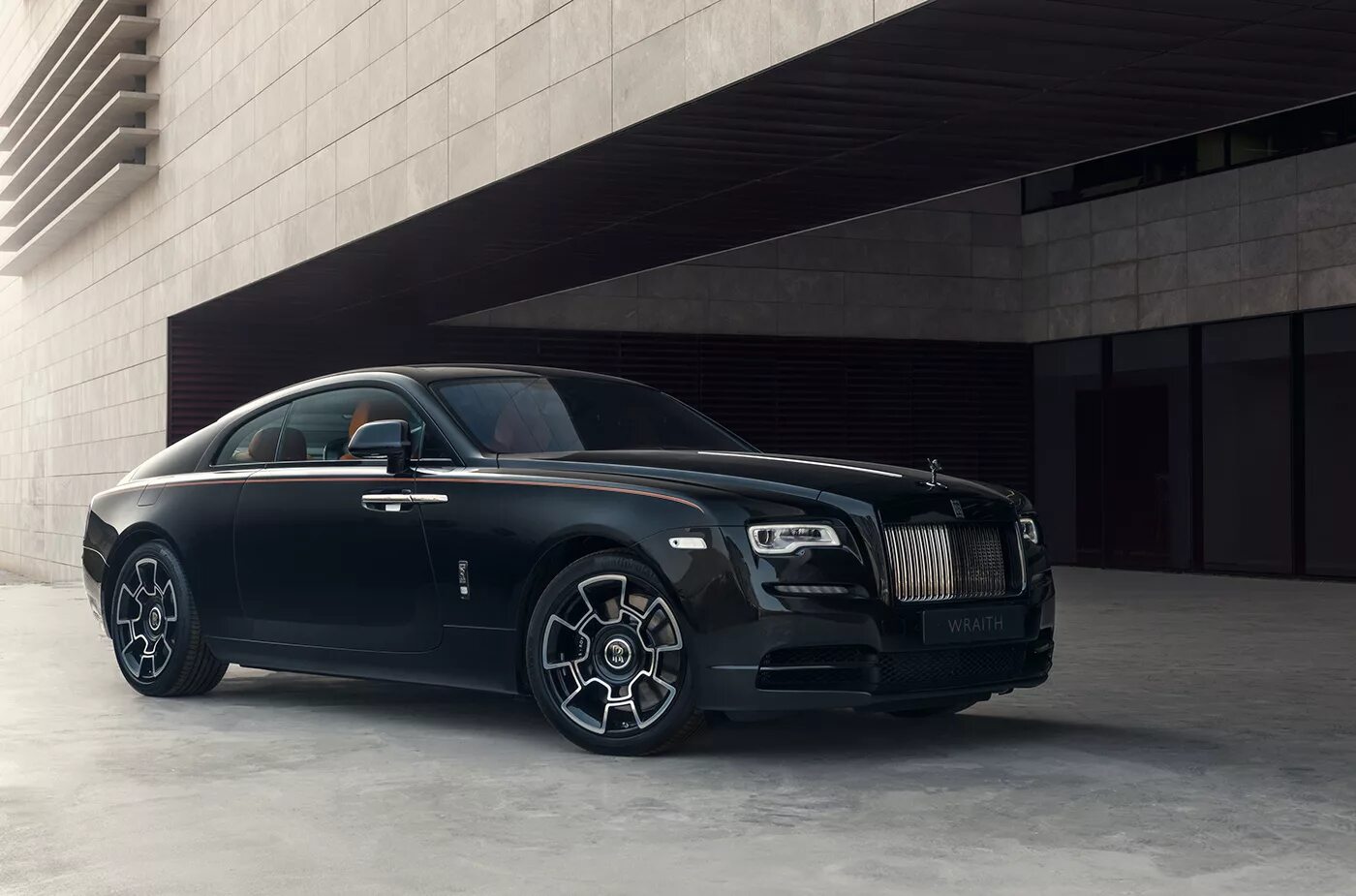 Rolls royce badge. Роллс Ройс Wraith Black badge 2020. Rolls Royce Wraith Coupe 2020. Rolls Royce Wraith Black. Rolls Royce Wraith Black badge.