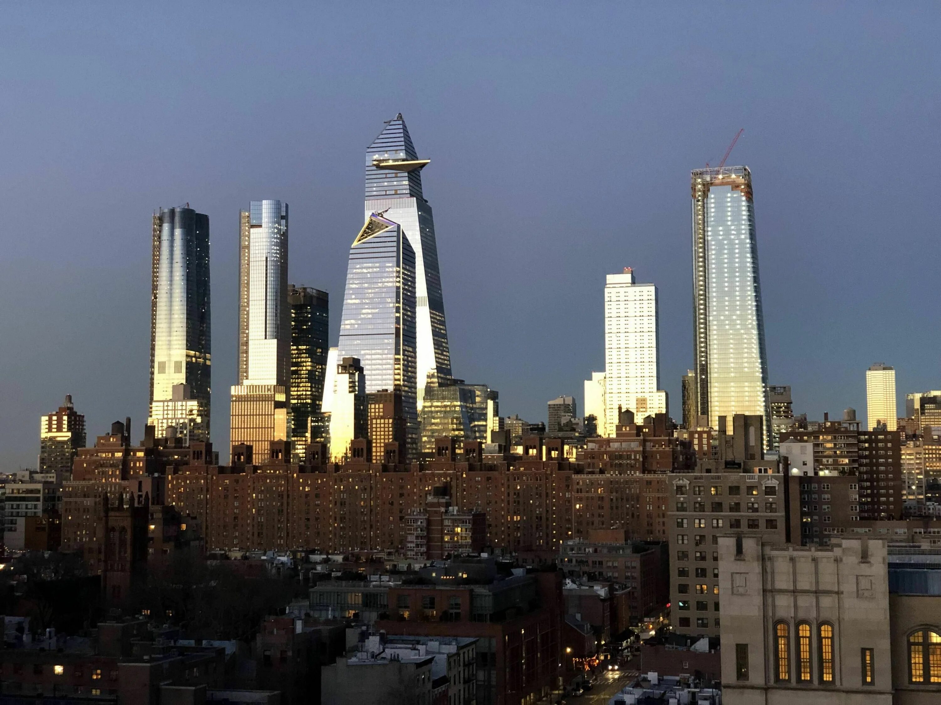 Нью йорк 30 hudson yards. Хадсон ярдс нью-йорк небоскрёбы. Здание хадсон ярдс в нью-йорке. Река гудзон манхэттен. Река гудзон манхэттен.