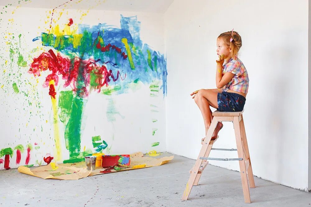 Child Painting on the Wall. With Kids Painting Wall. Girl on the Wall. Teach Kids Painting picture Wall.