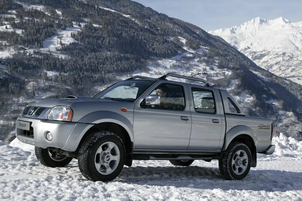 Ниссан красноярск край. Nissan np300. Ниссан НП 300. Ниссан np300 pick-up. Nissan Pickup np300.