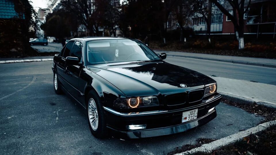 Е38 рест. Bmw e38 сток. бмв 7 кузов е38. бмв е38 1995. бмв 750 е38.