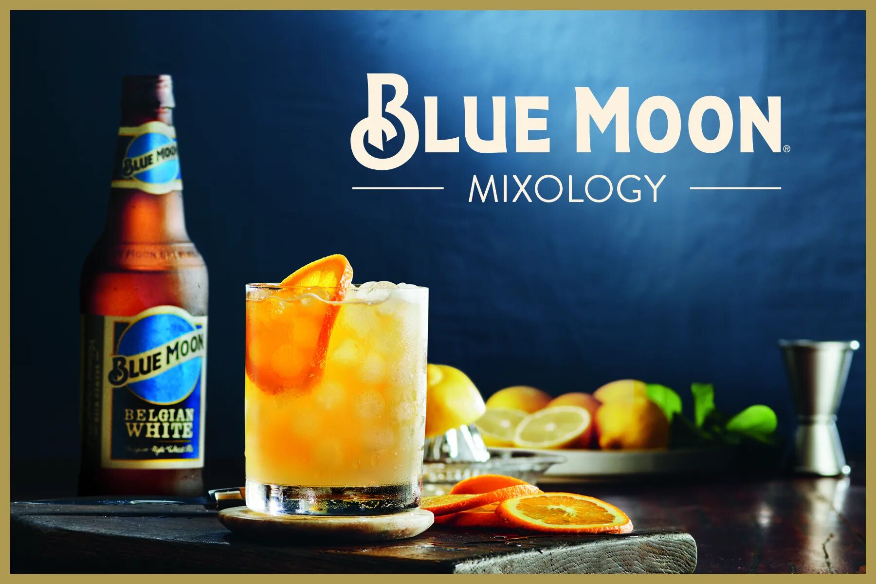 Пиво мун. Пиво Блю. Blue Moon Beer. Американское пиво Blue Moon. Blue Moon коктейль.