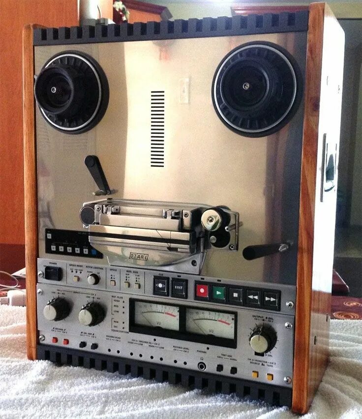 Катушечный магнитофон чайка 66. Магнитофон м-64 (звук-1). Аппарат звук-1м-м64-м. Магнитофон м-85. Устройство записи на магнитную ленту.