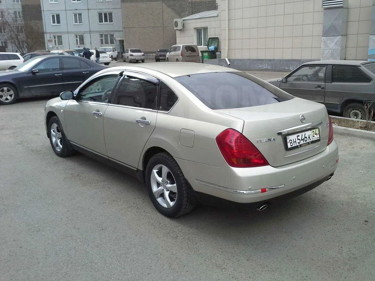 Топ 2006 года. Ниссан тиана 2006 серебро. ниссан теана 2006 золотистый. габариты теана 2006. тиана 2006 задняя часть.