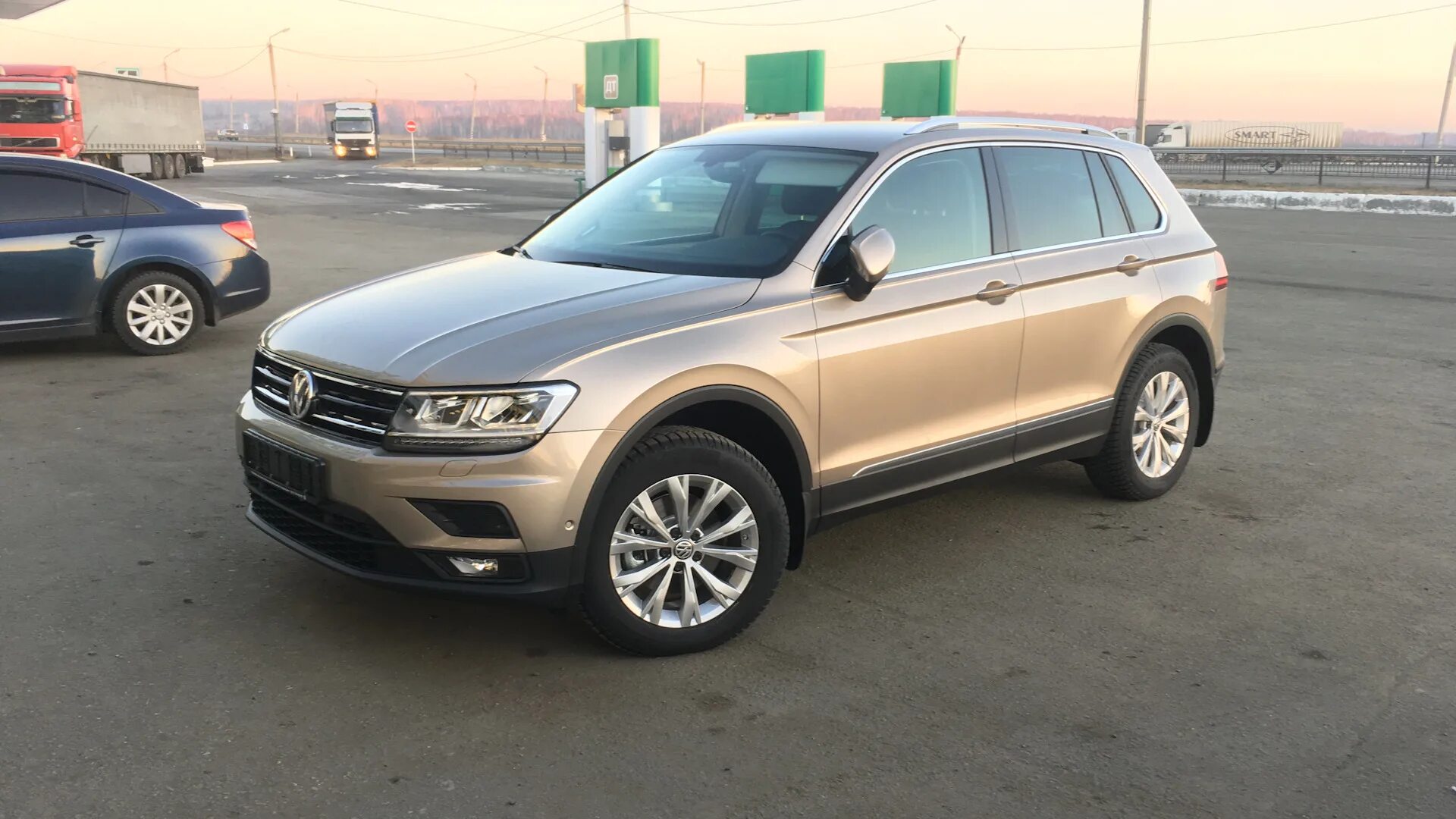 Volkswagen tiguan tdi. Тигуан 2 2.0 TDI. Tiguan 2 TDI 2.0. Tiguan 2/0 TDI 2010. Tiguan 2.0 TDI 235/55 r18.