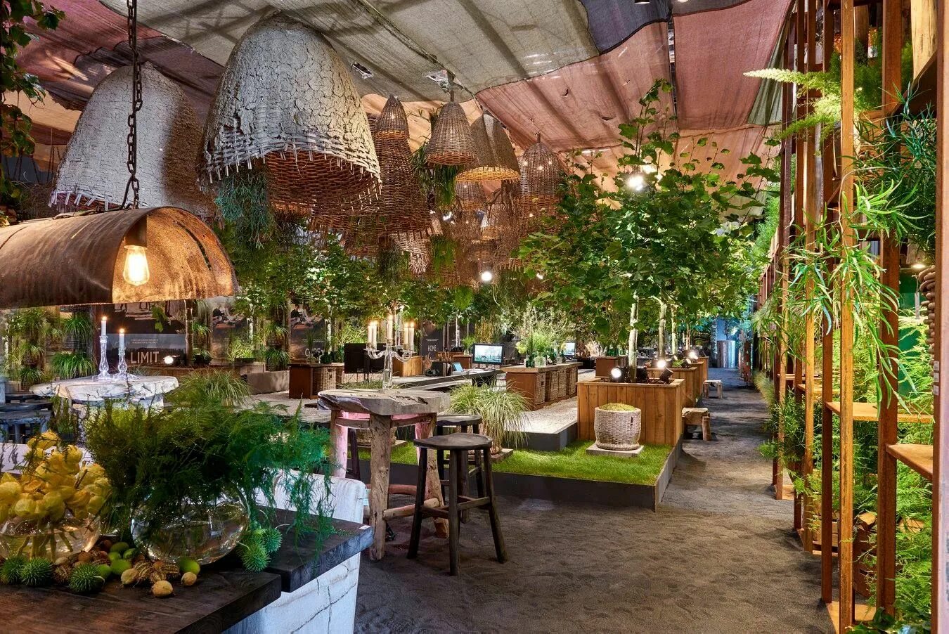 Ресторан огород. Кафе бонн гарденс. кафе garden. ресторан огород интерьер. beer garden ташкент.