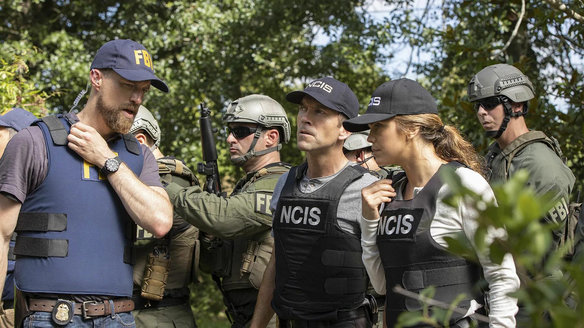 The police decided to go with investigation. Морская полиция: новый Орлеан сериал 2014–2021. NCIS новый Орлеан. Полиция нового Орлеана сериал 2007.