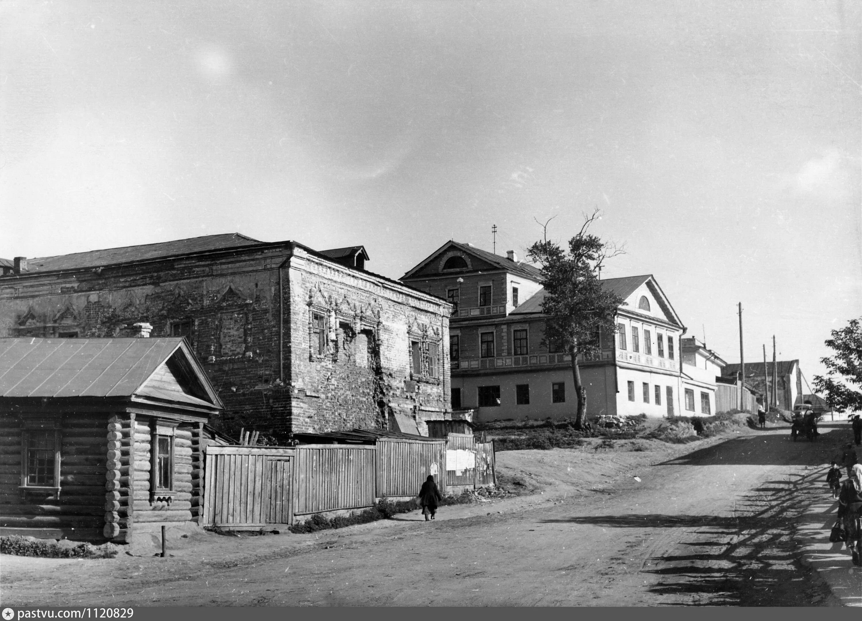 Старую б е. Дом воеводы Чебоксары. Дом воеводы Осташков. Дом магистрата Чебоксары. Союзная улица Чебоксары.