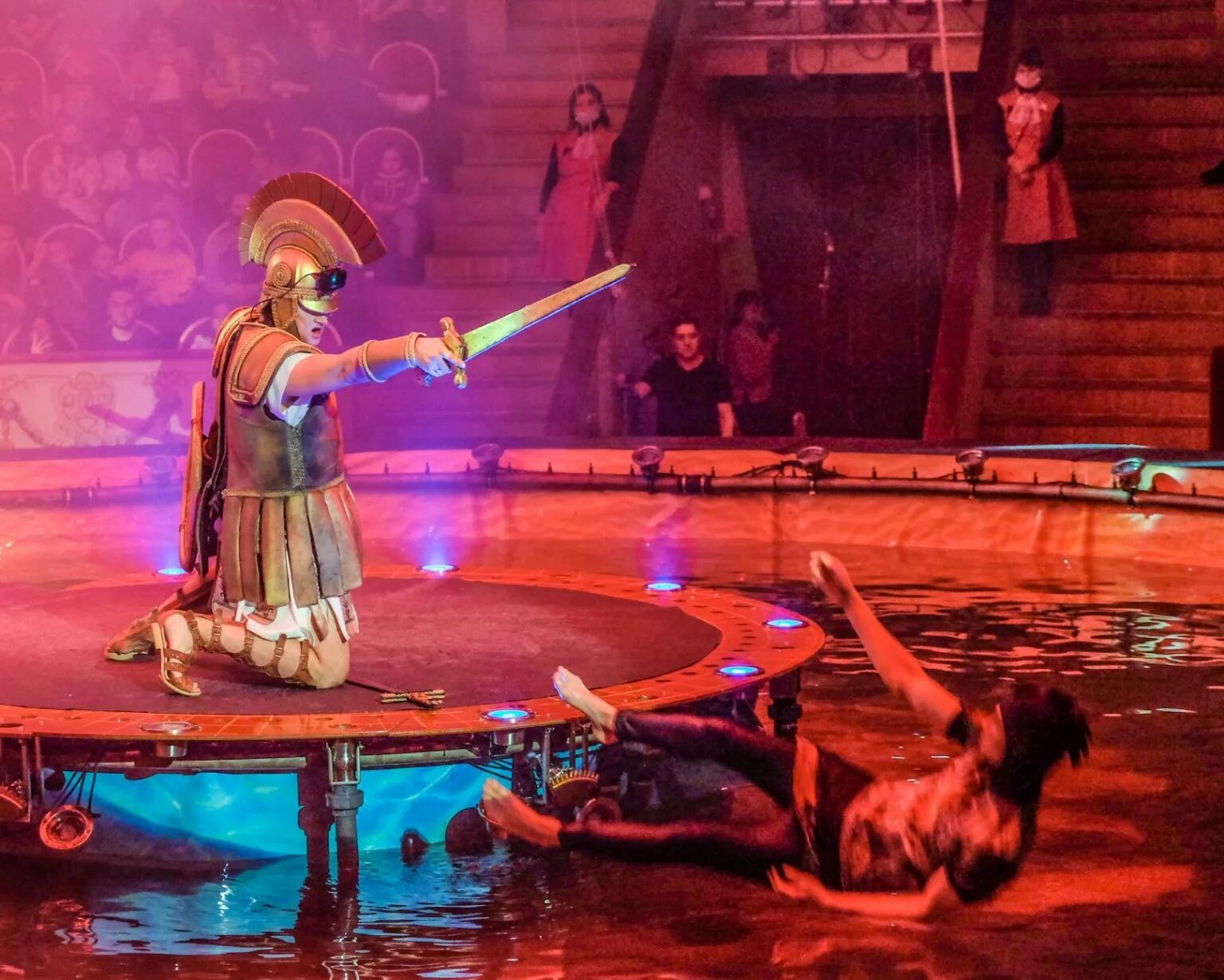 одиссея мюзикл на воде цирк санкт-петербург. мюзикл на воде одиссея цирк на фонтанке. цирковой мюзикл на воде одиссея спб. шоу одиссей цирковое одиссей. цирк на воде мюзикл одиссея.