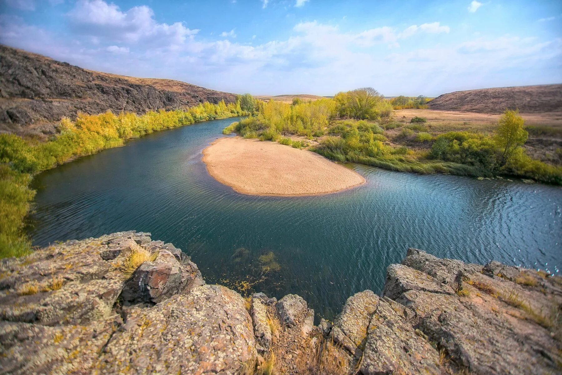 Кумак орск река. Лужки оренбургская область. Пляж лужки орск. Река кумачка оренбургская область. Река кумак оренбургская область.