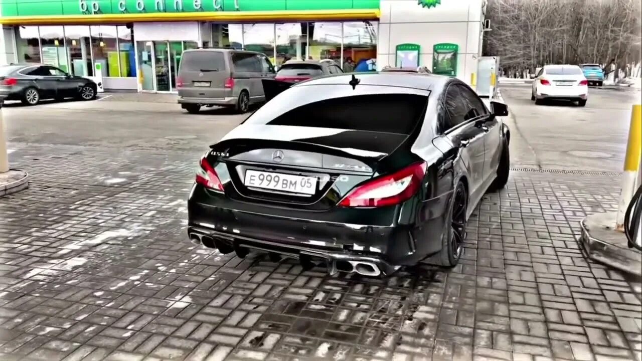 Цлс венгалби фото. Мерседес банан CLS 63. Мерседес CLS 63 AMG Ахмеда. Mercedes CLS 63 AMG Ахмеда Алиасхабова. CLS 63 AMG банан Ахмеда.