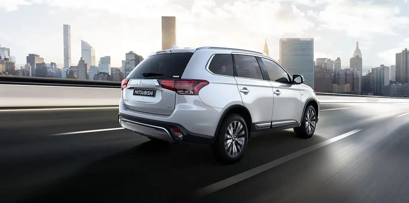 Mitsubishi Outlander 2020. Митсубиши Аутлендер 2020. Клиренс Митсубиси Аутлендер 2020. Митсубиси Аутлендер экстерьер.