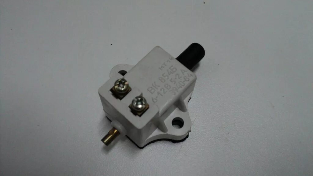 Выключатель стоп-сигнала вк12б урал. Лягушка на урал 4320. Вк-12б выключатель сигнала тормоза гидравлический. Выключатель стоп сигнала урал 4320. Выключатель сигнала тормоза урал 4320.