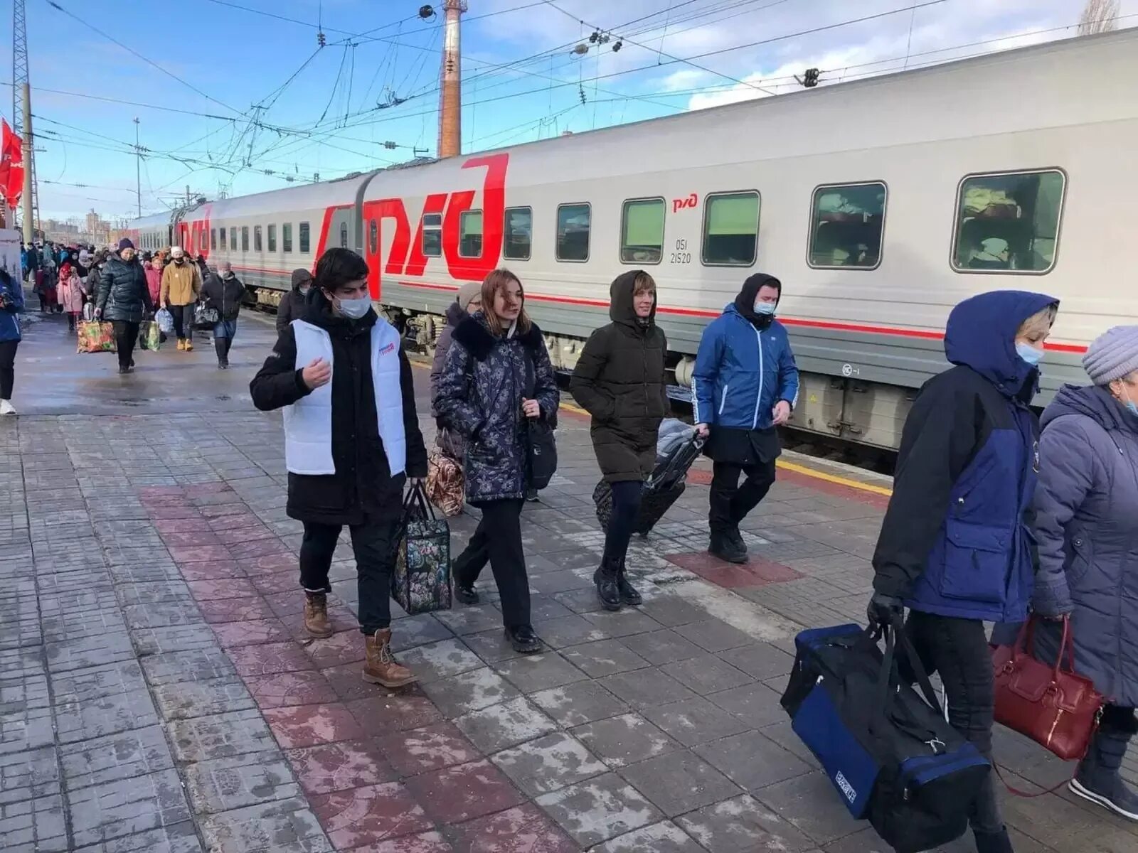 Волонтеры беженцы. Беженцы в Воронеже. Воронеж 2014 беженцы. Беженцы в Волгограде.