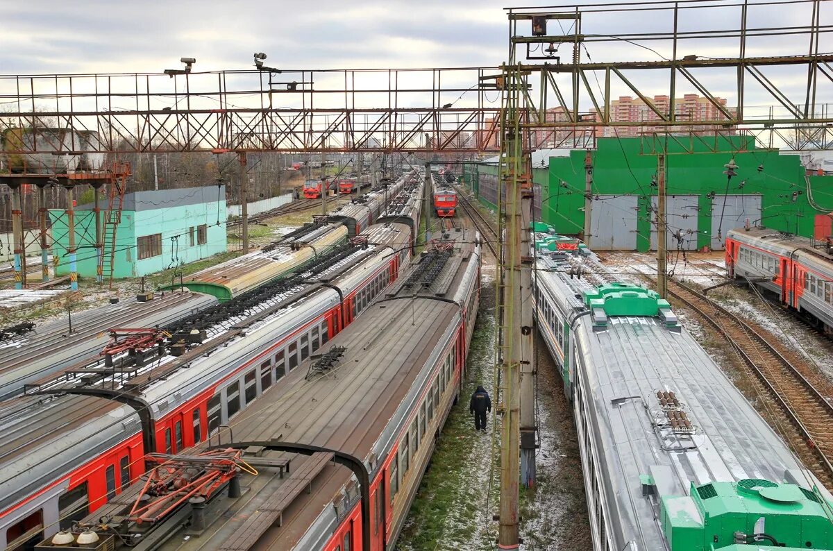 Строители железной дороги. Моторвагонное депо безымянка. Бесстыковой путь жд. Работы поезда. Вакансии жд москва.