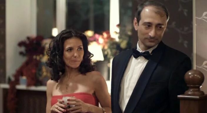 тихий семейный. семейная пара с ребенком. родители с детьми на природе. маша круглыхина и ее семья. тихое семейное счастье.