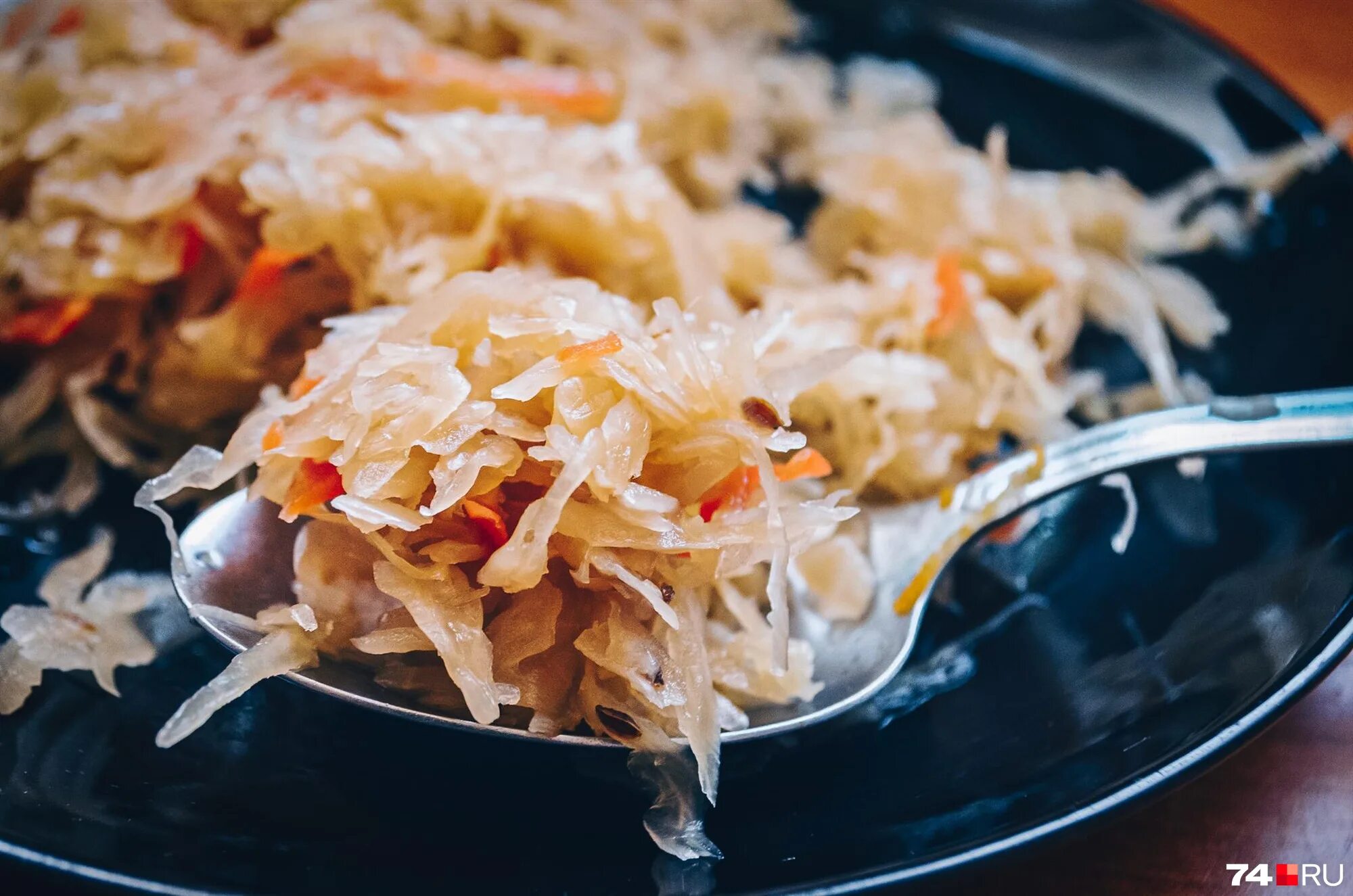 С квашеной капустой рецепты быстро и вкусно. Капуста квашеная. черная капуста квашенная. гарнир к квашеной капусте. капуста квашеная ноябрь 2025.