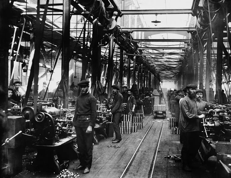 First industry. Путиловский завод 1915. Путиловский завод в войне первой мировой. Путиловский завод в Петербурге 1917. Путиловский завод в годы гражданской войны.