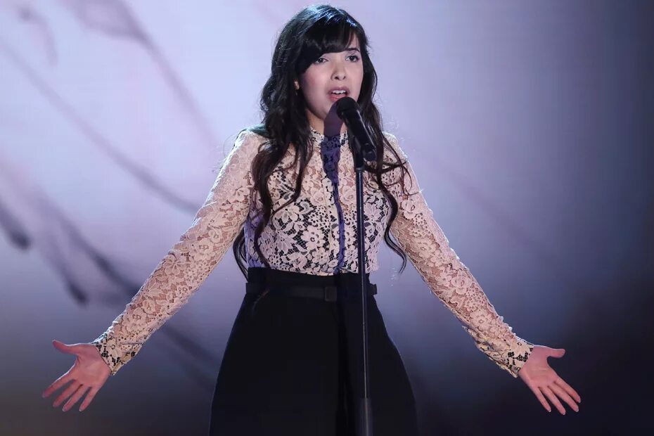 Французский индила. Indila. Индила певица. Indila французская певица. Индила Седрая.