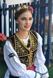 Созылу белгілері бар салбыраған, созылған, мыжылған кеуделер