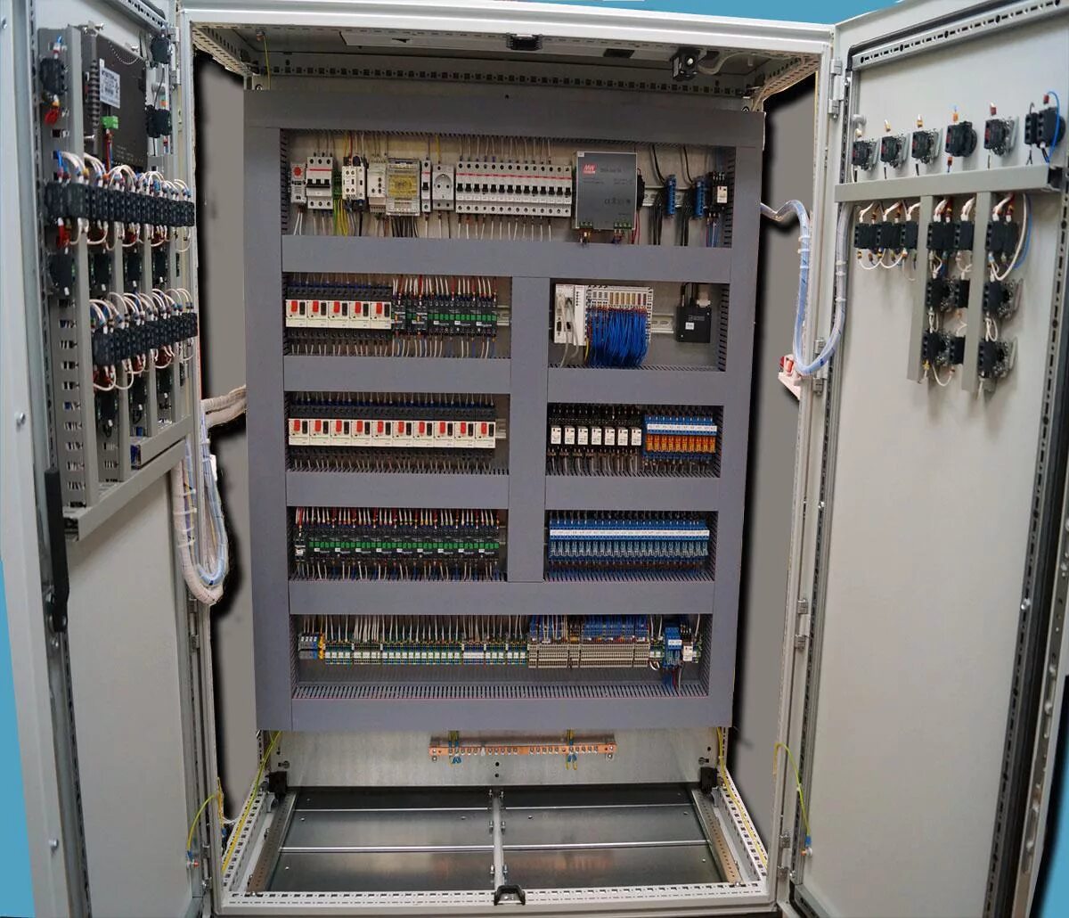 Сборка электрошкафов. Сборка электрошкафов. Шкаф автоматики веза подвод силового кабеля. Расключение шкафов автоматики. Собираем шкаф управления.