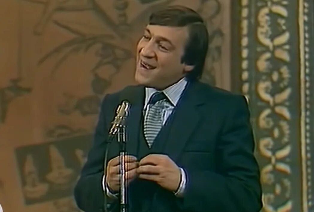 Геннадий хазанов брачные объявления. Бенефис геннадия хазанова. Хазанов 5 цыпочек. Хазанов монолог про. Хазанов в квн.