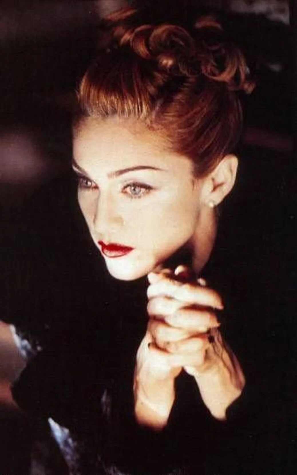 Песня madonna you ll see. Мадонна you see. Вил си мадонна. Мадонна 1995. Мадонна клип 90х в красном платье.