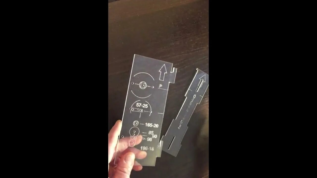Шаблон для установки дверных ручек. Шаблон для разметки дверных ручек. универсальный шаблон для разметки. шаблон для разметки дверных замков. универсальный шаблон для ручек дверей.