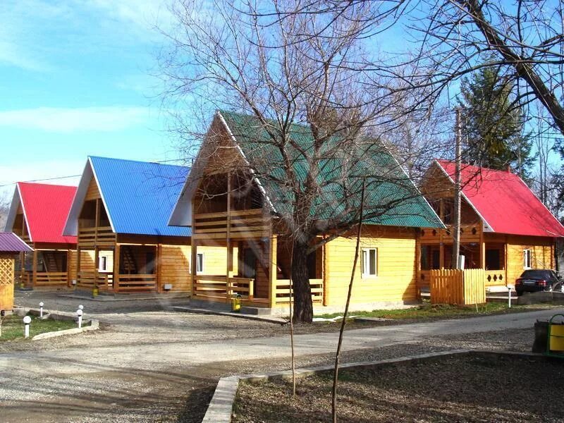 Турбазы майкопа. Шагди майкоп беседки. Даховская отель денница. База отдыха агой. Майкоп горы турбаза.