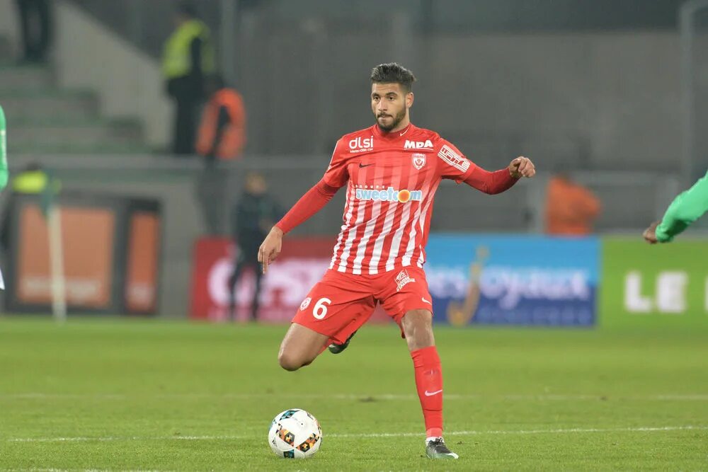 Гильдин александр григорьевич. Эль хаджи диуф футболист. Футболист 5 букв. Футболист 5 букв. Отман баккал динамо.