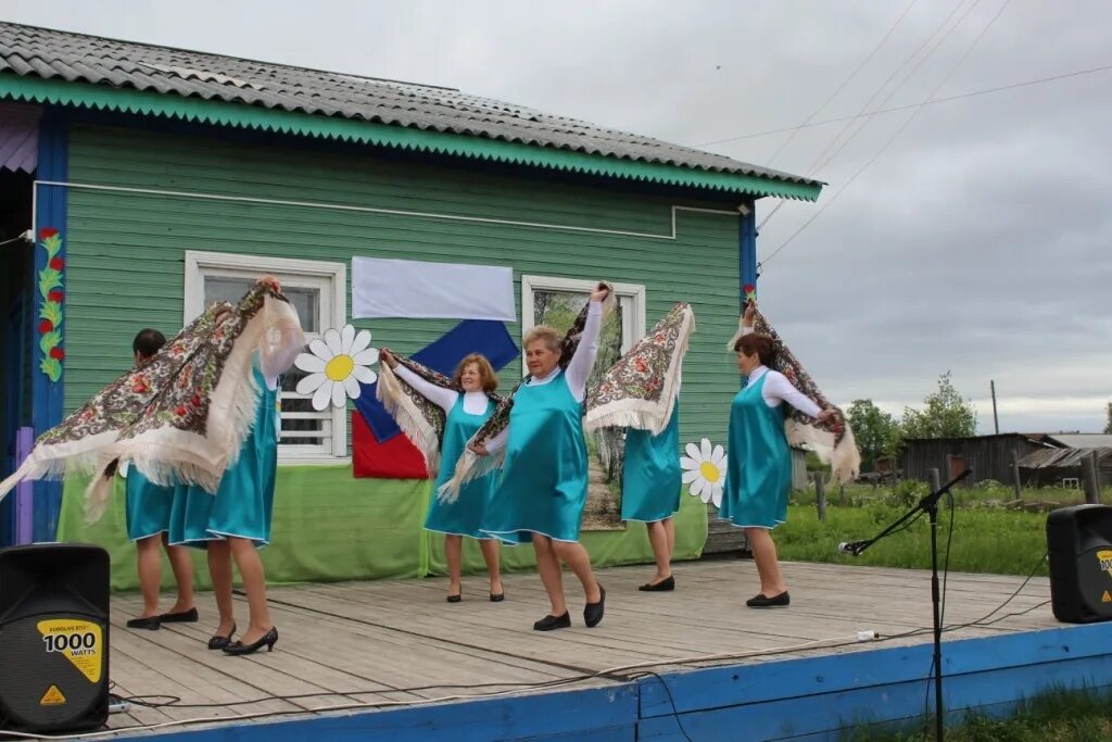 Погода пение. Карпогоры культурный центр. Карпогоры население. Сылога Архангельская область. Карпогоры Архангельская.