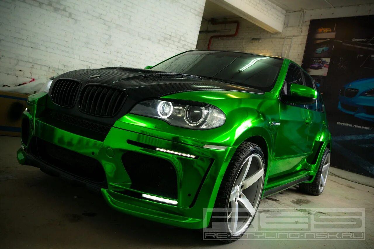 Bmw x5 цвета. BMW x5m Green. Зеленая БМВ x5. БМВ x5 Хаман зелёный хром. BMW x5m зеленый.