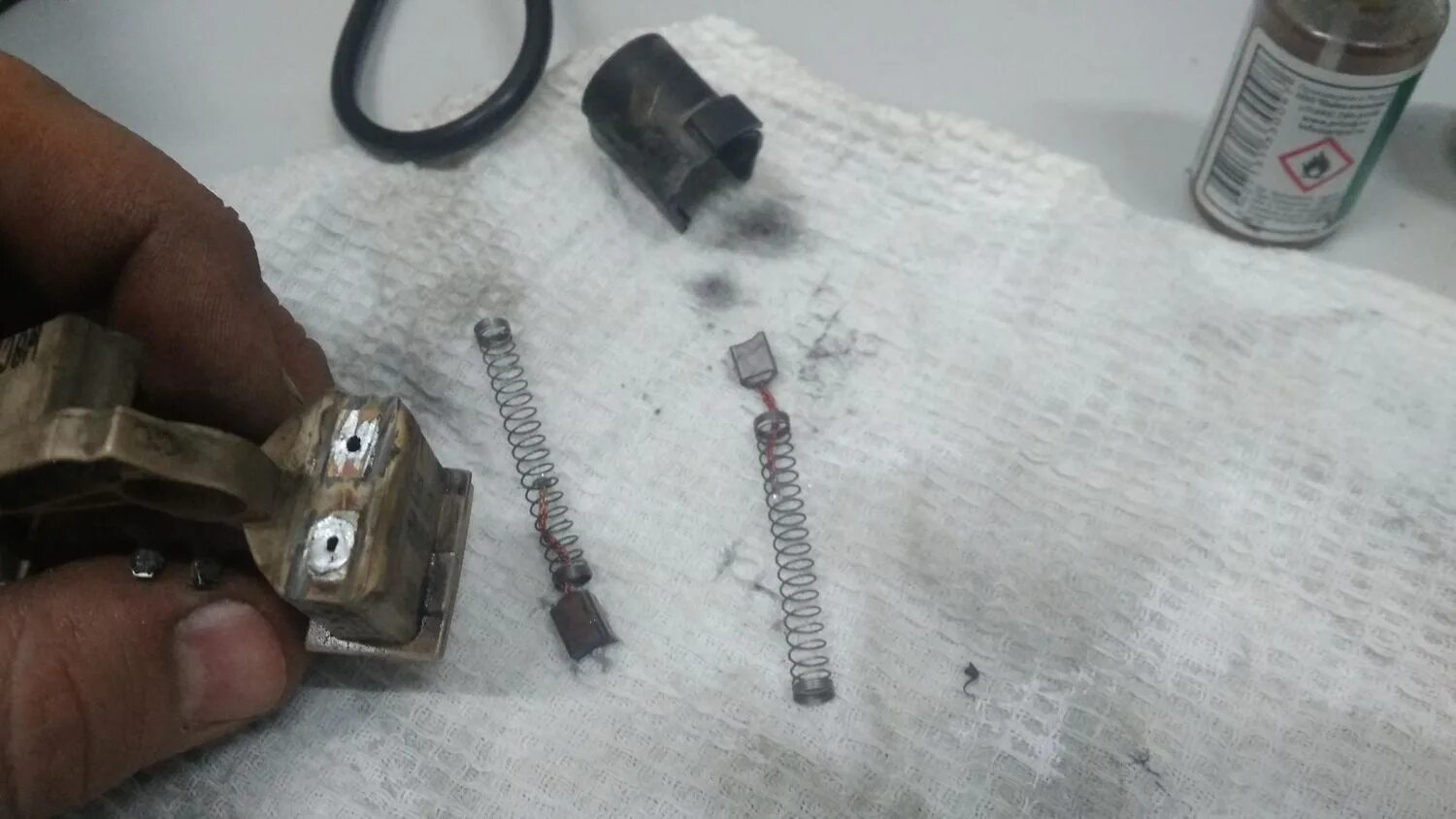 Щётки на альмера g15 генератора. Щётки генератора ниссан альмера n16. Щетки генератора nissan almera classic. Щётки на альмера g15 генератора. Щетки генератора nissan almera classic.