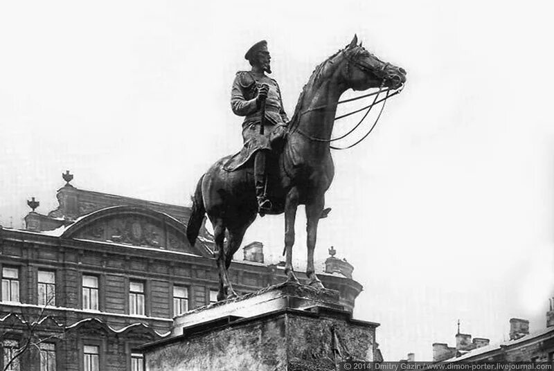 Памятник николаевичу. Памятник великому князю николаю николаевичу старшему в петербурге. памятник великому князю николаю николаевичу старшему. памятник николаю николаевичу на манежной площади. памятник великому князю николаю николаевичу на манежной.