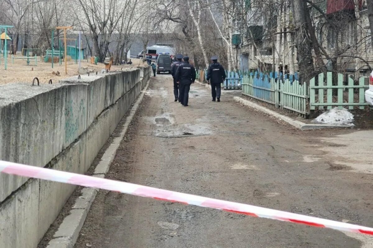 Жало пчелы под микроскопом. Жало новости. Жало новости. Цветочный патруль псков. Пчелиное жало.