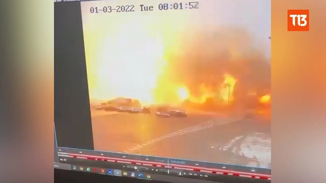 В киев прилетела ракета. Чья ракета попала в больницу в киеве. Ракета харьков дом. Ракета попала в стену храма в черногории. Чья ракета попала в больницу в киеве.