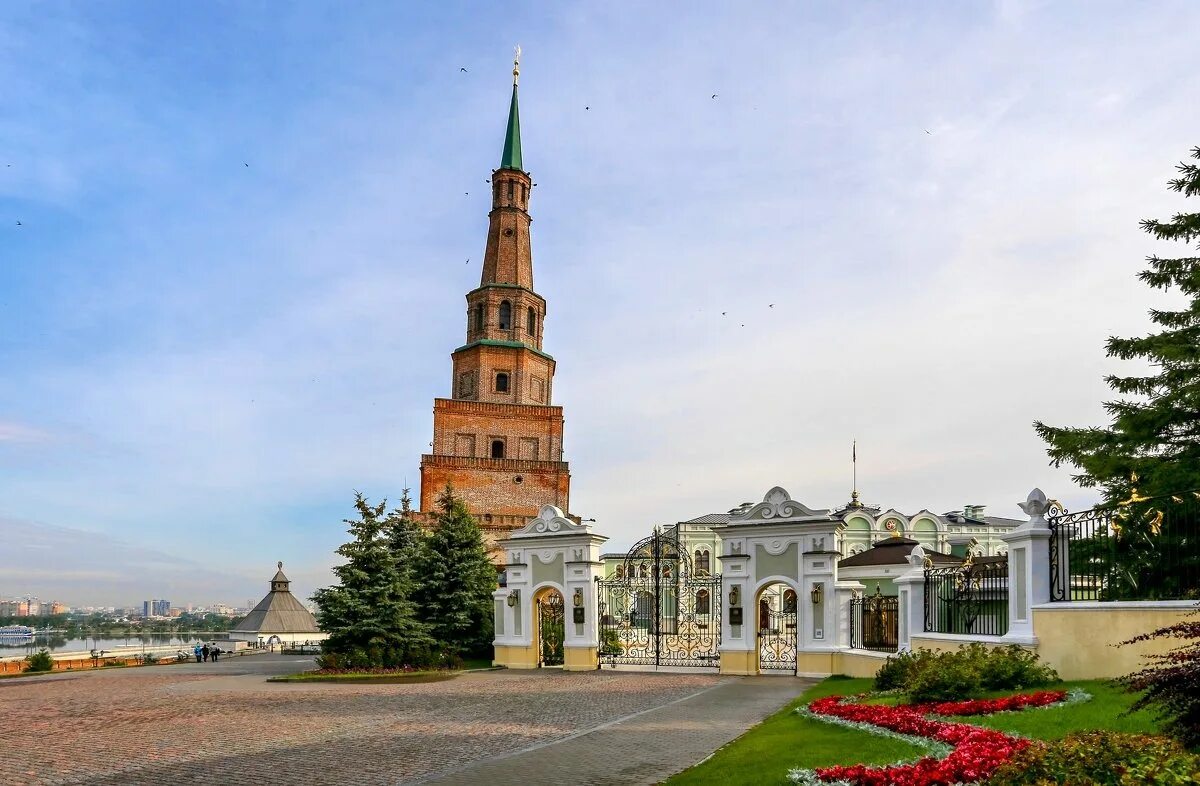 В каком городе находится сююмбике. Казанский кремль казань башня сююмбике. падающая башня сююмбике. 3. башня сююмбике.. падающая башня казанского кремля.