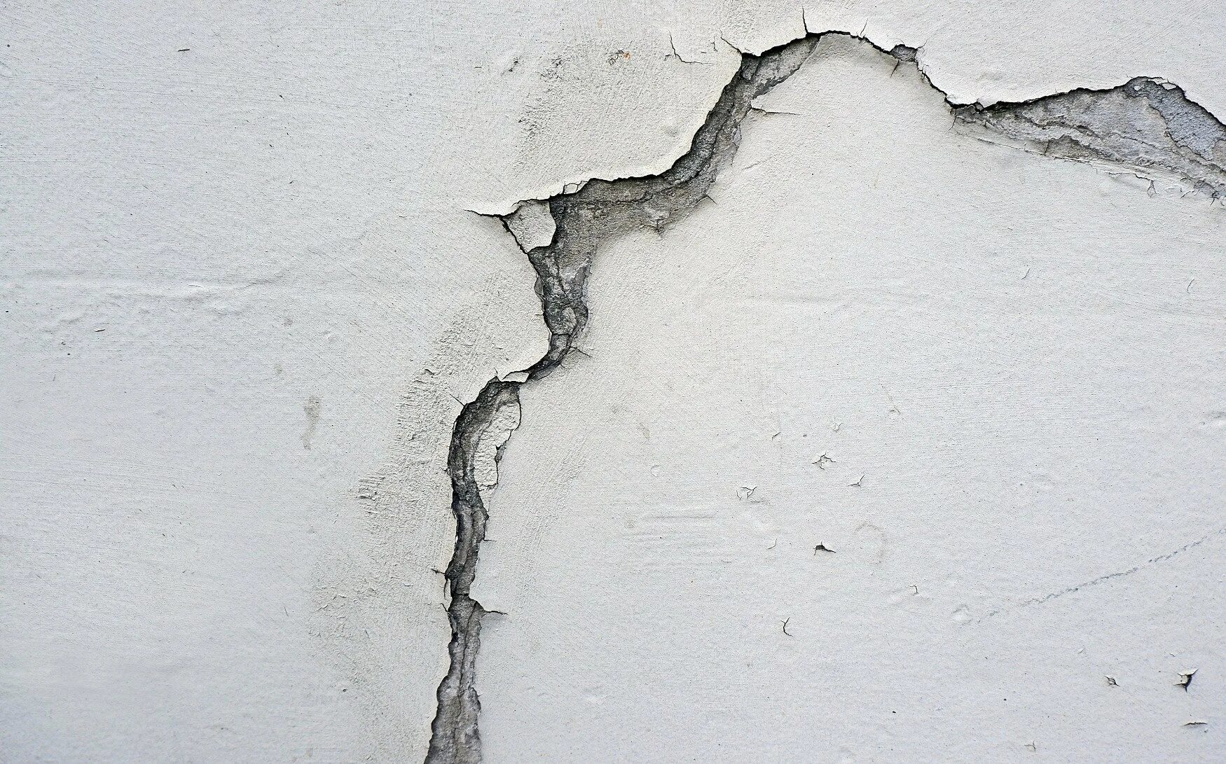 Бетонная стена. Трещины в бетоне. Трещины в монолитной стене. Бетонная стена текстура. Белые трещины