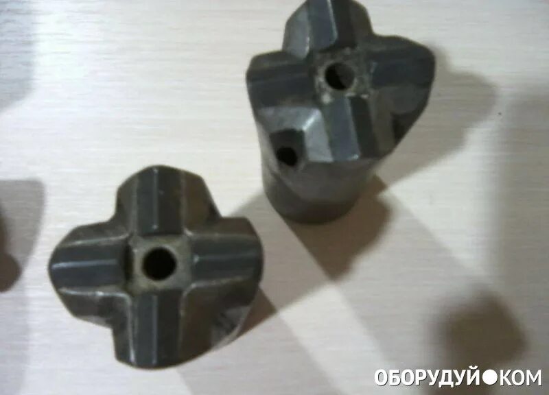 Замок для электрощитовых ящиков 20-20/50 трехгранный ключ. Ключ металлический треугольный. Замок щитовой 22мм. Фара печатная плата mercedes 204. Чип и дип +стяжки +красный 60х2,5мм.