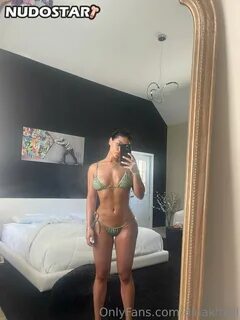 Dinaskha OnlyFans Leaks (11 Pics) .