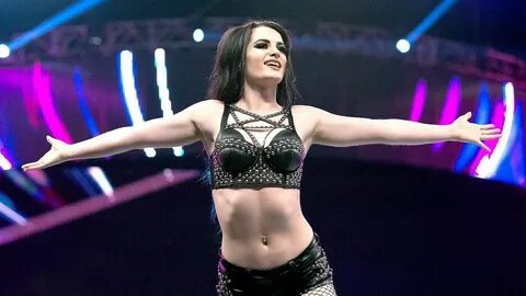 Wrestling world has a meltdown as Paige announces she's leaving WWE.