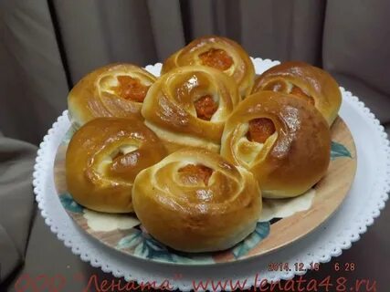 Булочки с курагой из дрожжевого теста