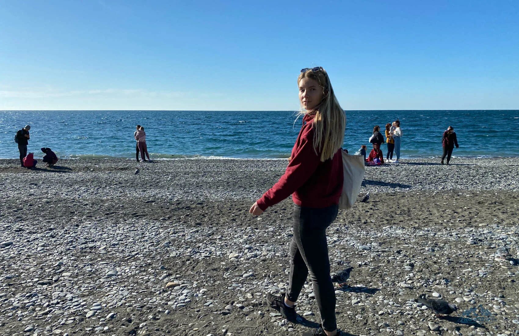 Море в Адлере в сентябре. Черное море Адлер. Адлер пляж девушки. Фотосессия в Адлере на море.