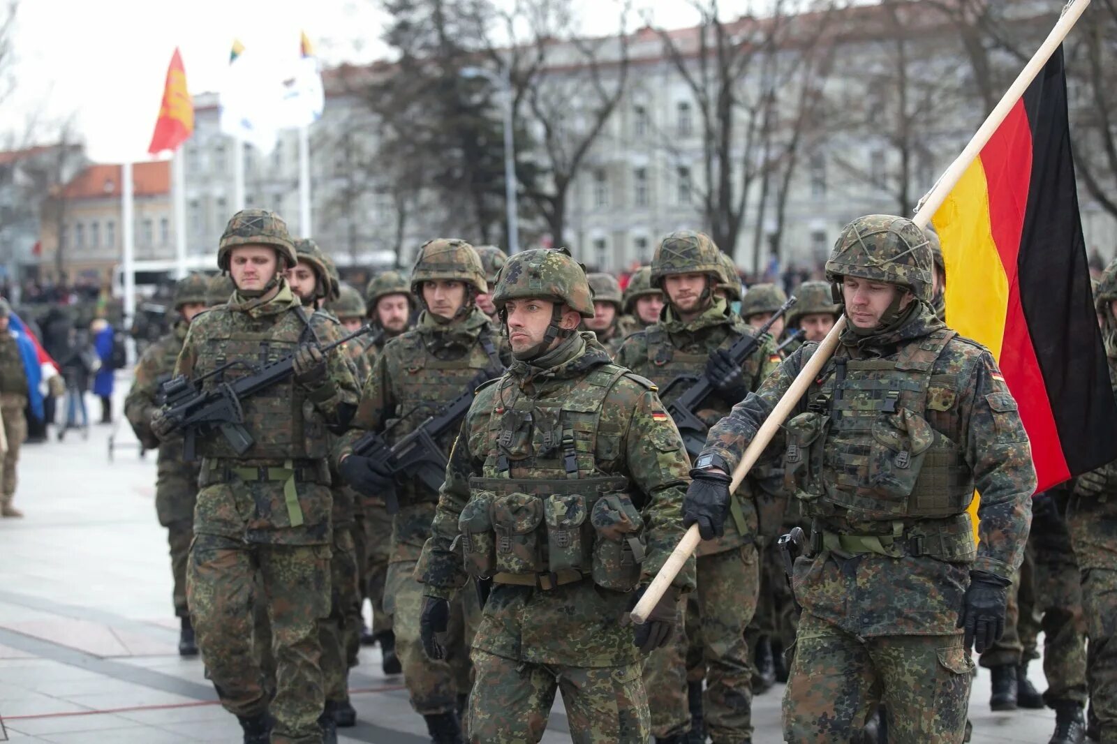 Германия хочет войны. Армия Бундесвера ФРГ. Германская армия Бундесвер. Армия Германии 2022. Армия Германии 2021.