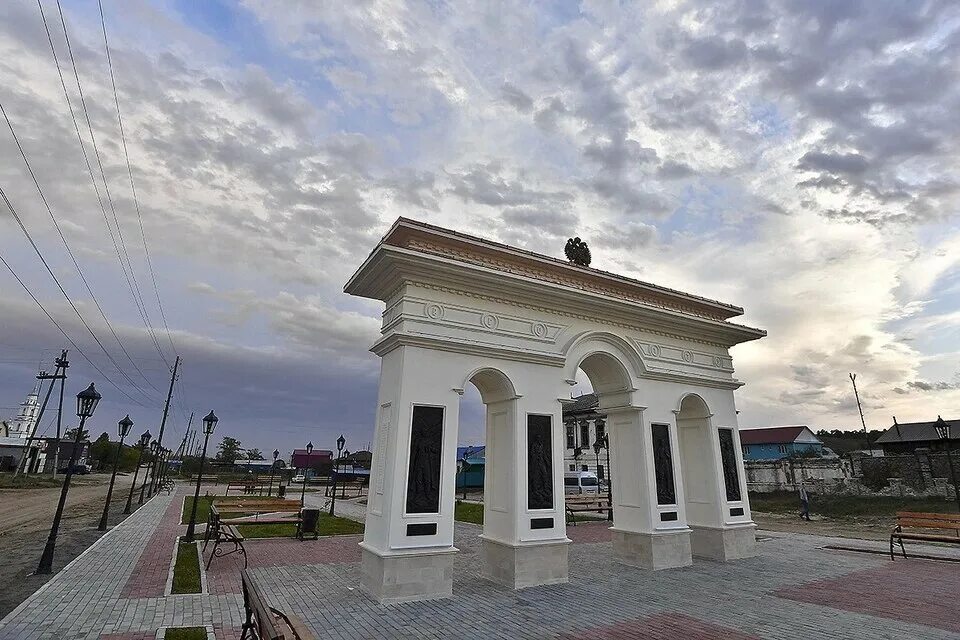 Памятники в городе кяхта бурятия. Гостиницы в кяхте бурятия. Кяхта поселок слобода. Кяхта 2023. Город кяхта бурятия достопримечательности.