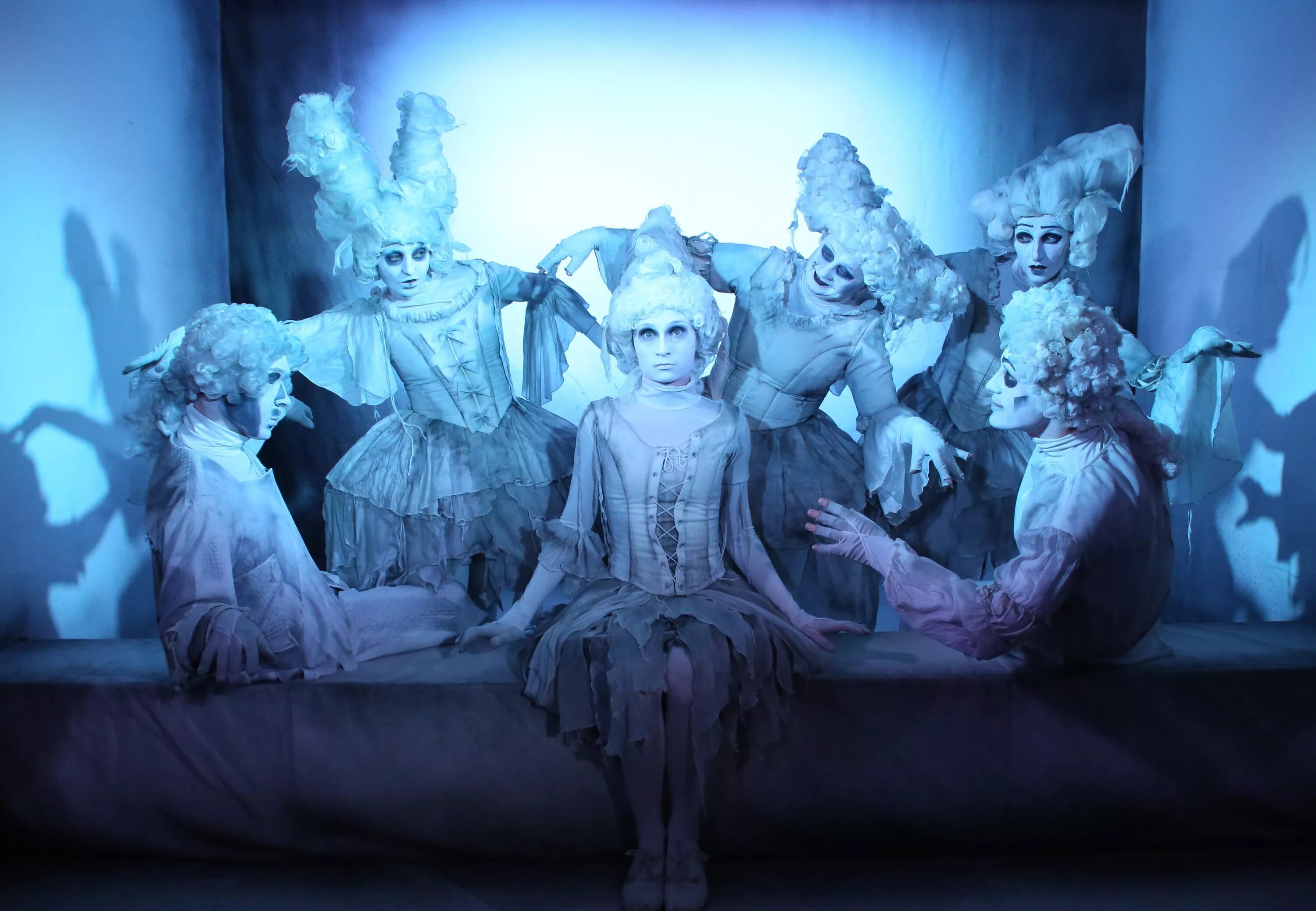 Театр привидений. Театр привидений. Кентервильское привидение театр. Театр привидений. Театральная мистика.