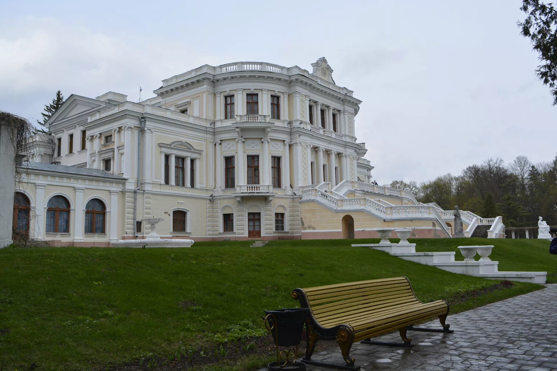 Марьино (усадьба Барятинских). Усадьба Марьино Курск. Санаторий Марьино Курская область. Усадьба Марьино здания.