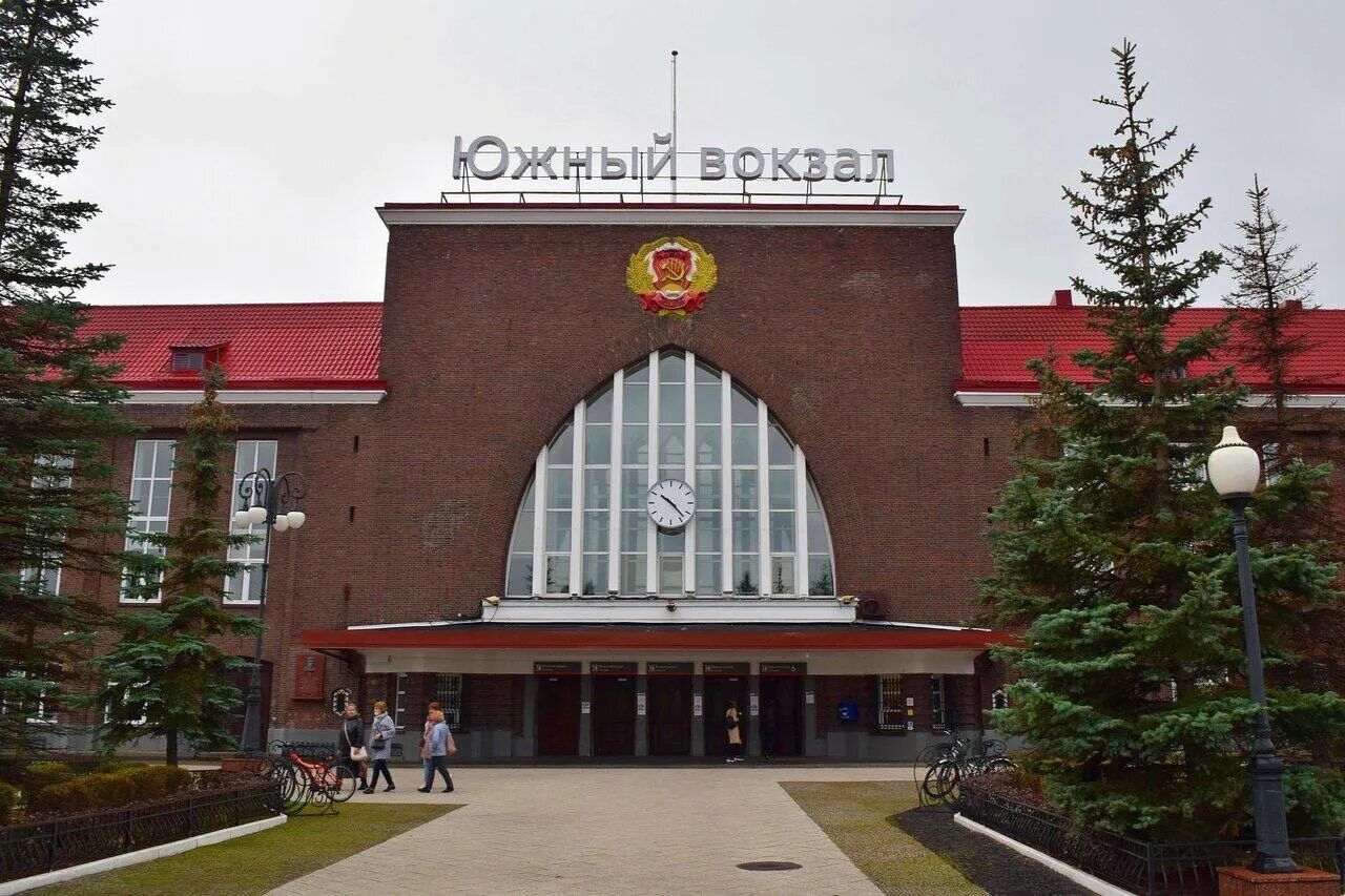 Вокзал ростов на дону главный расписание. Южный железнодорожный вокзал калининград. Южные ворота автовокзал кассы. Южный калининград вокзал достопримечательности. Вокзал южныйми автовокзале калининград.