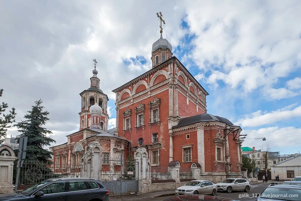 Храм введения пресвятой богородицы в барашах москва. Храм богородицы в барашах. Храм введения во храм пресвятой богородицы в барашах. Введенская церковь в барашах. Храм богородицы в барашах.