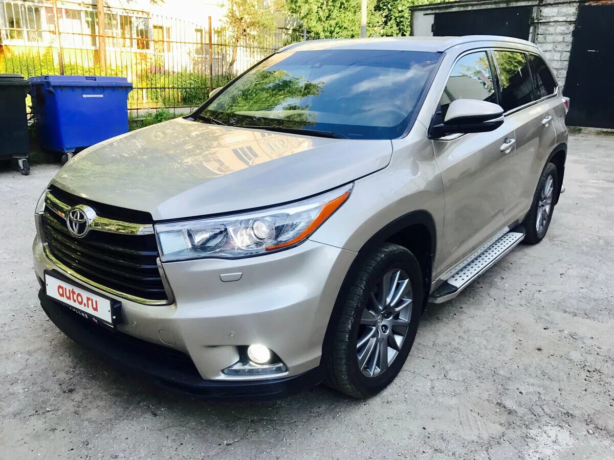 Тойота хайлендер 3 5 литра. Тойота хайлендер 2013. Хайлендер 2011 черный. Toyota highlander 2012 рестайлинг. Лексус иркутск.